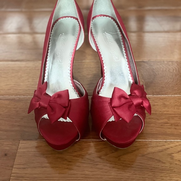 Michelangelo Peep Toe Platform High Heel with Bow - Picture 2 of 6